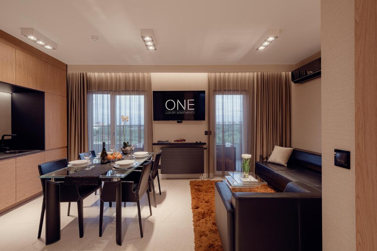 One Luxury Apartments 热舒夫 外观 照片