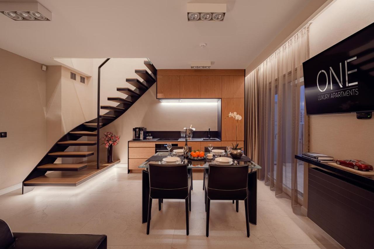 One Luxury Apartments 热舒夫 外观 照片