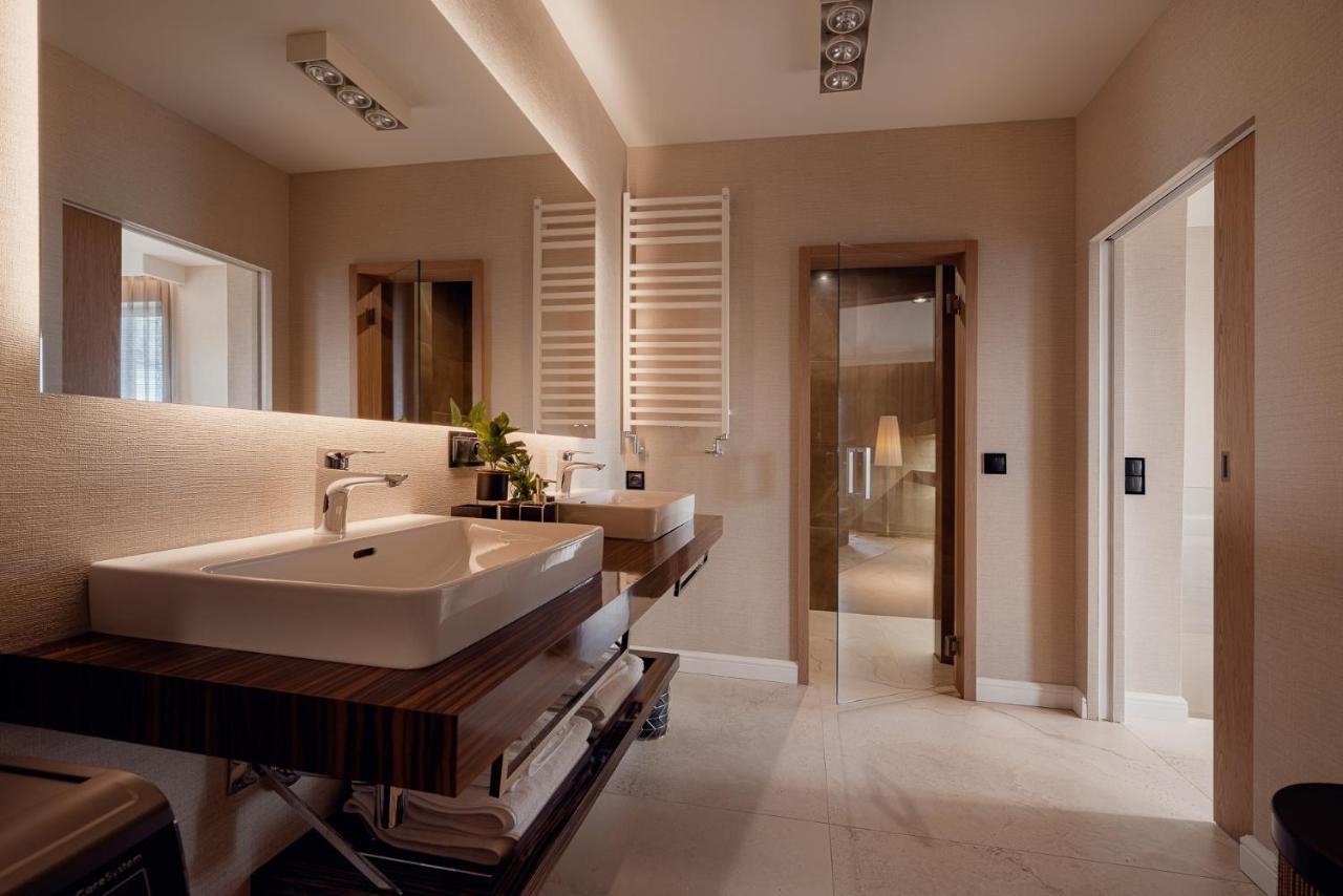 One Luxury Apartments 热舒夫 外观 照片